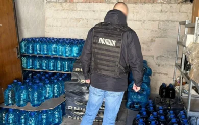 Фальсификат на 4 миллиона: пятеро участников подпольного алкобизнеса получили подозрения