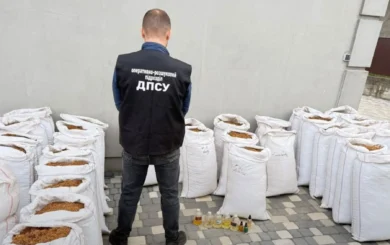 1,5 тонны табака и 1,7 млн грн товара: на Буковине разоблачили подпольное производство сигарет