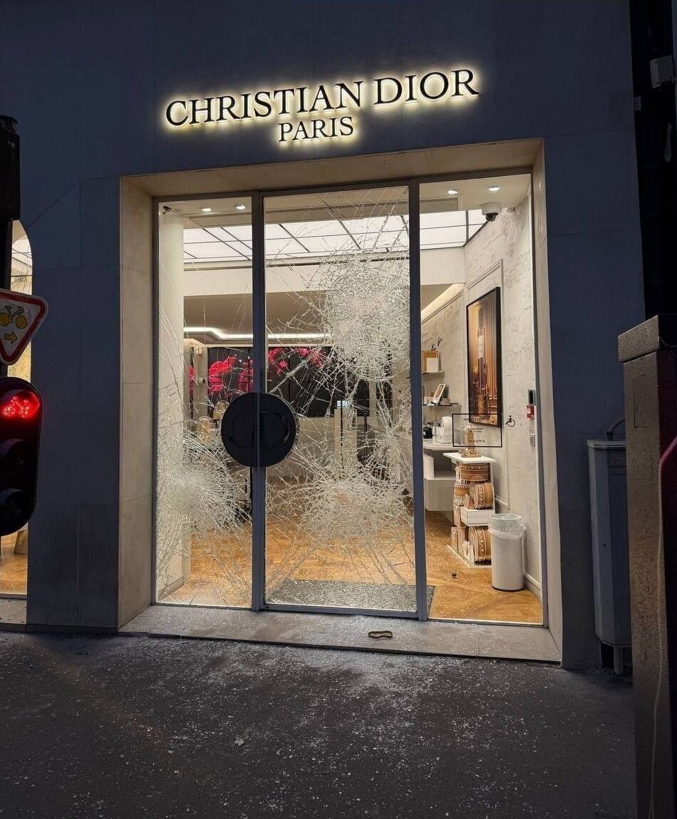 У Франції розграбували бутики Céline, Dior і Louis Vuitton під час масових протестів
