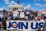 В США вновь протесты: волна акций No Kings охватила города перед промежуточными выборами