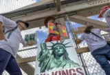 Протесты против Трампа по всей Америке: организаторы заявили о более 3 тысячах акций