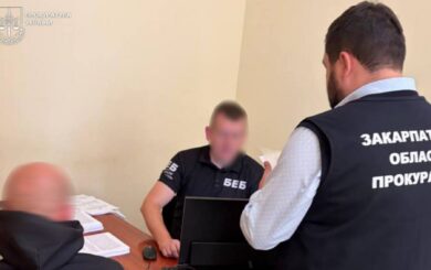 Почти 50 тонн спирта и поддельные акцизы: в Закарпатье разоблачили подпольное производство алкоголя