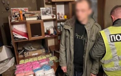 Кокаїн, екстазі та мефедрон на 8 млн грн: у Києві затримали підозрюваного в організації наркотрафіку