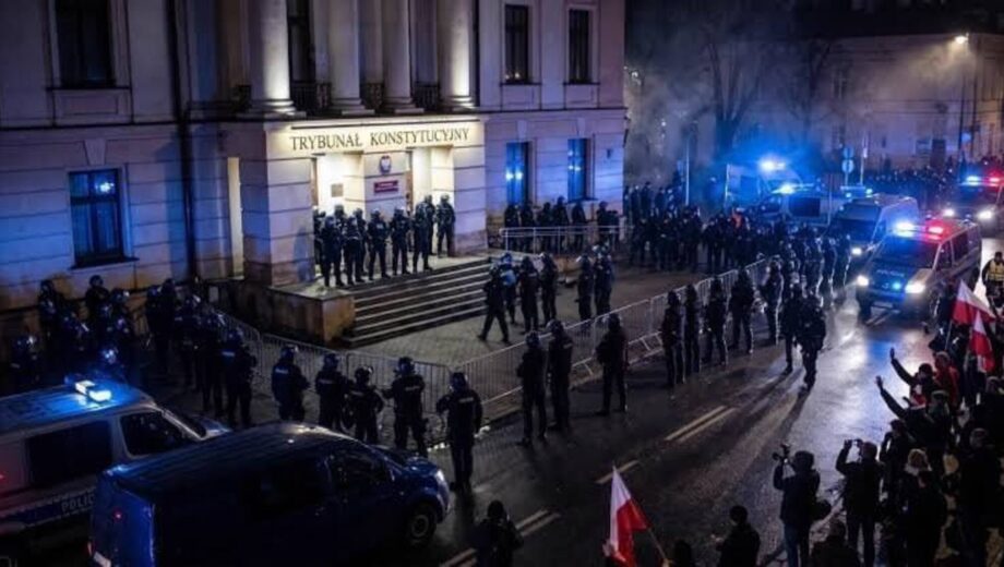 Криза в Польщі: Туск і Навроцький у боротьбі за трибунал