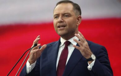 Поліція оточила Конституційний трибунал у Варшаві: президент Польщі заявив про порушення конституційного ладу