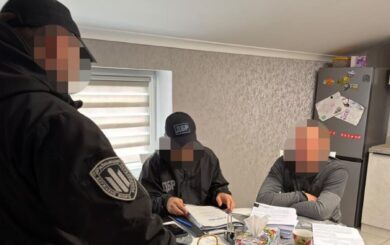 Хто заробляє на українському бурштині? Масштабне вилучення каміння порушило питання контролю над галуззю