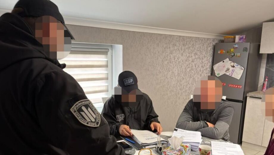 Хто заробляє на українському бурштині? Масштабне вилучення каміння порушило питання контролю над галуззю