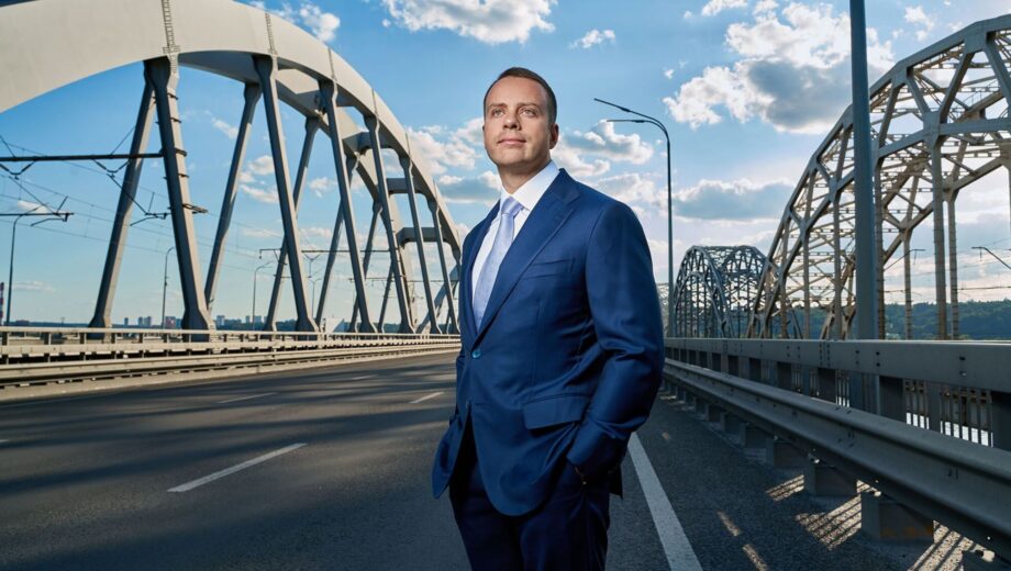 Хто отримує мільярдні контракти на плани стійкості: Максим Шкіль заявив про проблеми з підрядниками