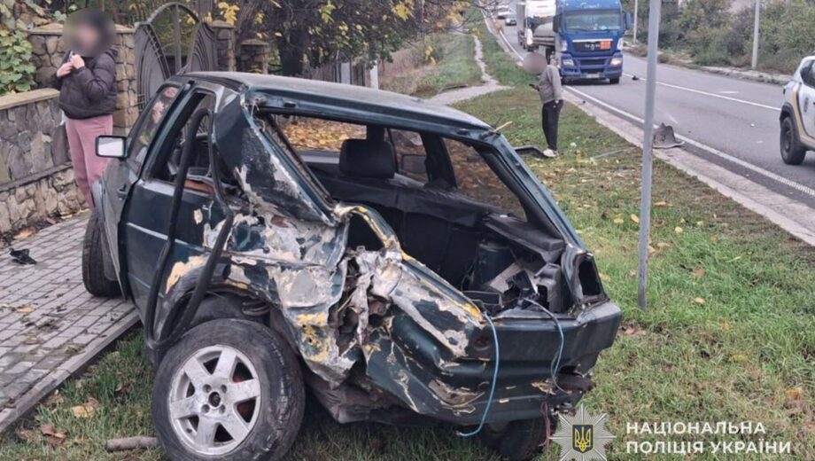 Смертельное ДТП в Тернопольской области: 21-летний пассажир погиб, 19-летнюю девушку госпитализировали