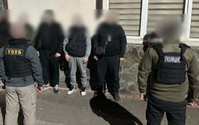 $50 тысяч за нелегальное пересечение границы: в Закарпатье задержали организатора переправки пятерых мужчин