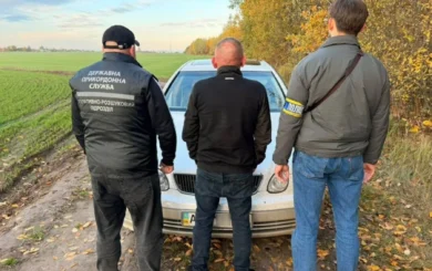 За $15 тысяч готовил поддельные документы для выезда в Польшу: на Волыни задержали мужчину