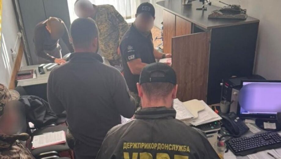 20 тисяч гривень за службу в тилу: на Закарпатті прикордонника підозрюють у вимаганні хабаря