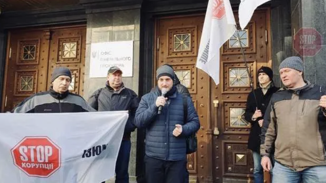 Котедж тестя, квартира тещі та $87 тисяч готівкою: як змінилися статки прокурора з Буковини Артема Яся?